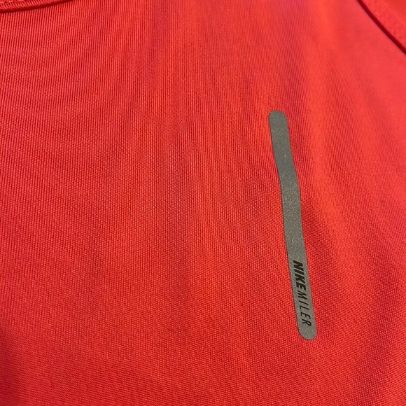 NIKE DRI-FIT Women’s Size Medium - Coral Pink Racerback tank top EUC - Picture 3 of 9